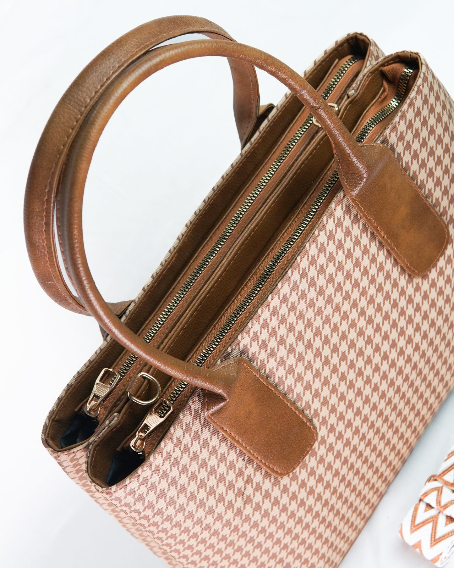 Textured Classic Tote Bag – Houndstooth Tan