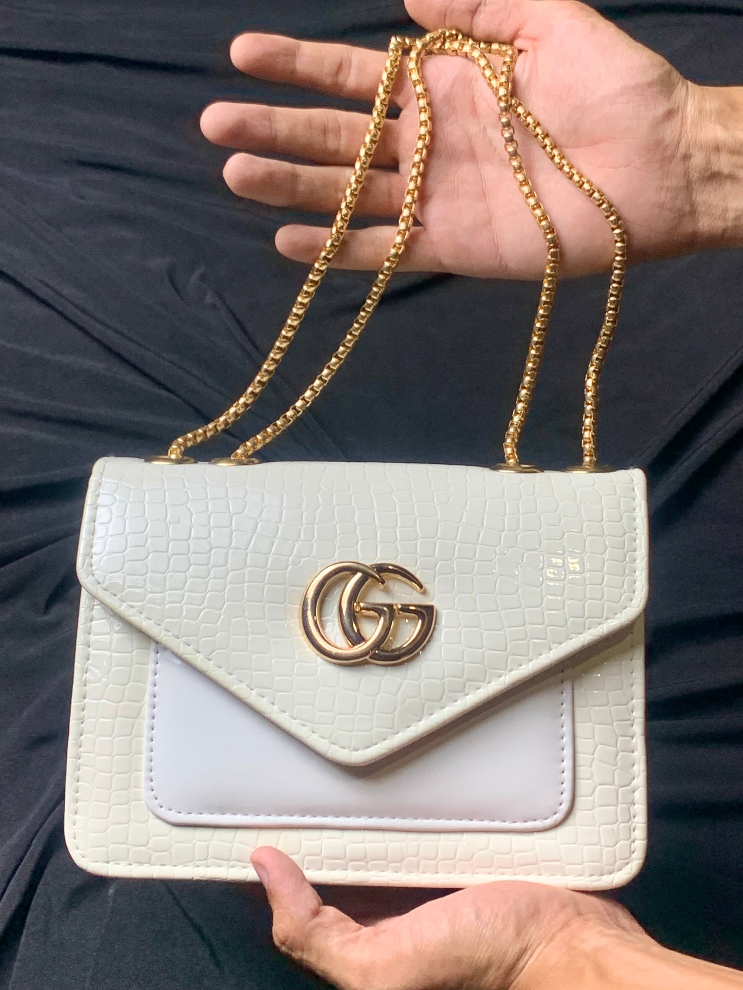 GG WHITE CROSSBODY HANDBAG