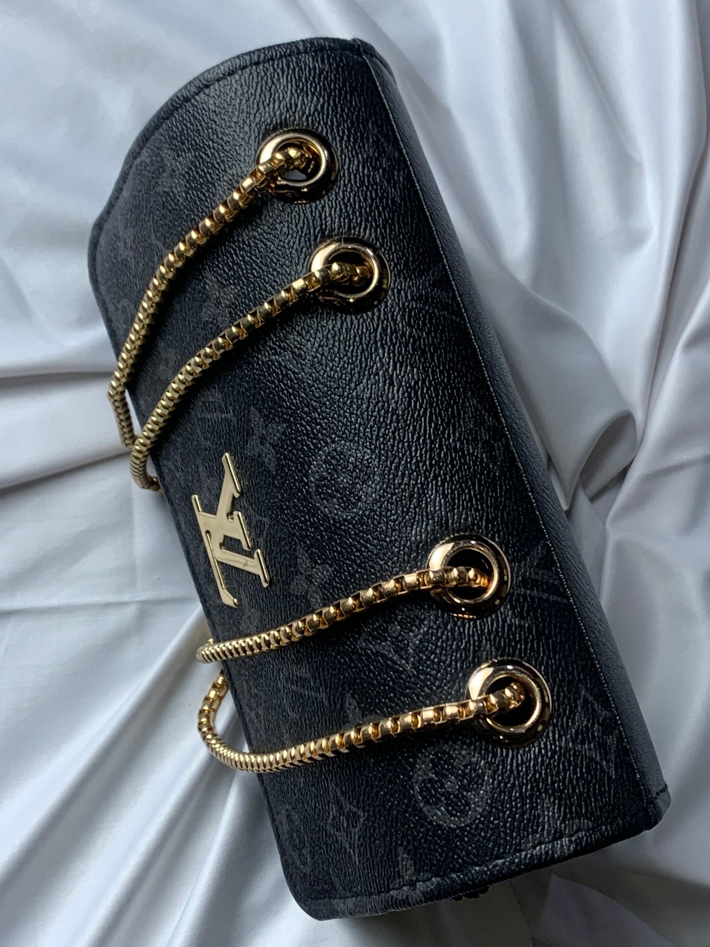 New Arrival LV Black Crossbody Handbag F-l