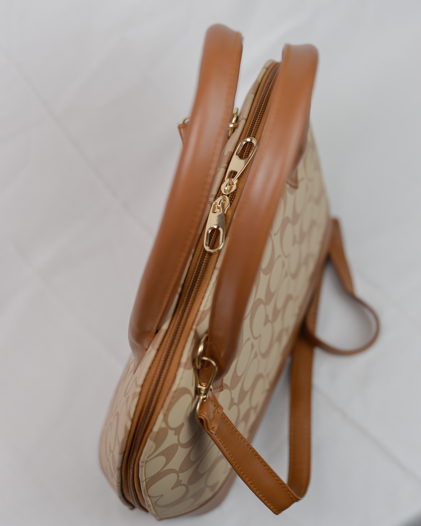 C Mid-Size Tote Bag (Beige)