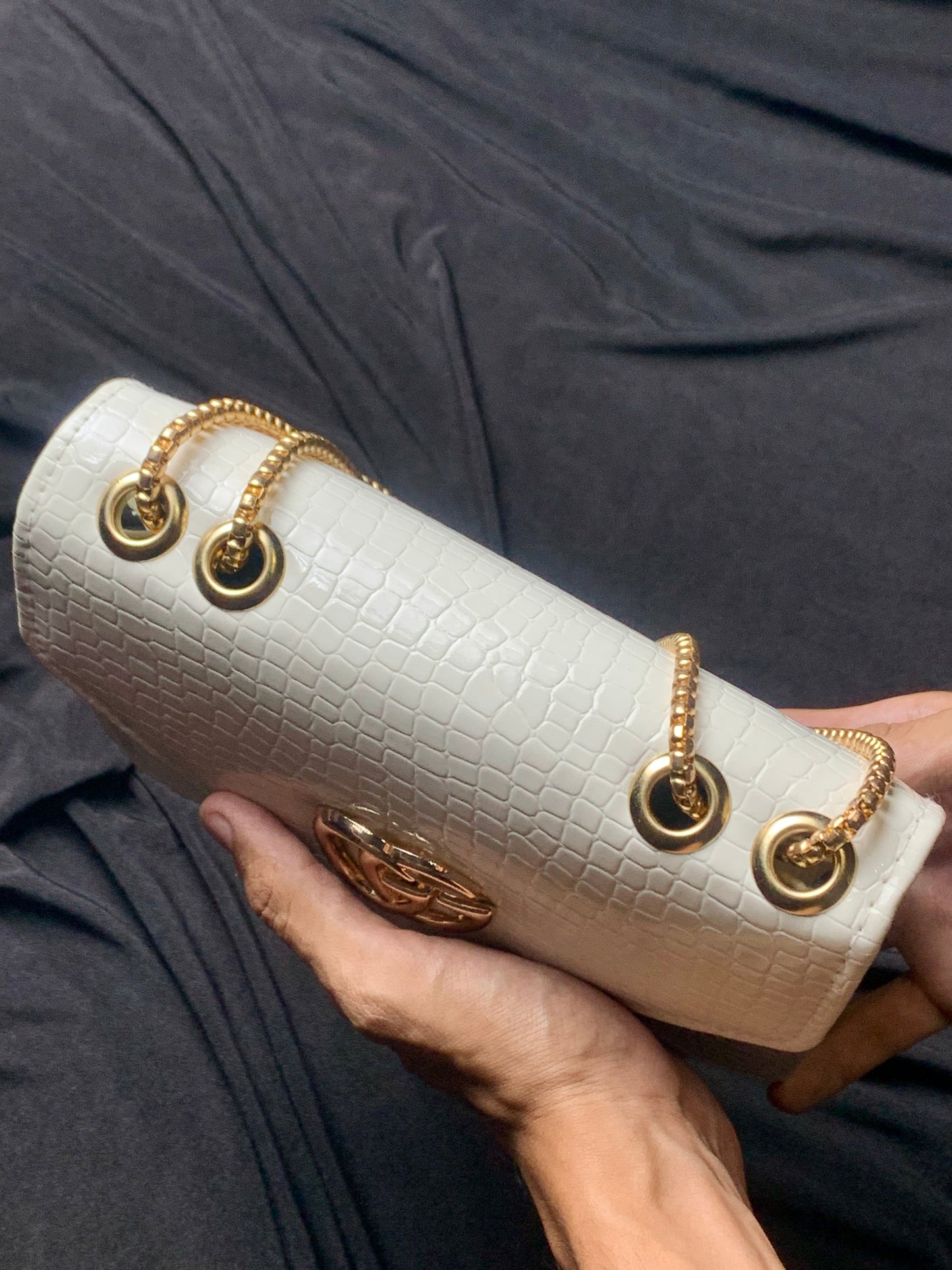 GG WHITE CROSSBODY HANDBAG