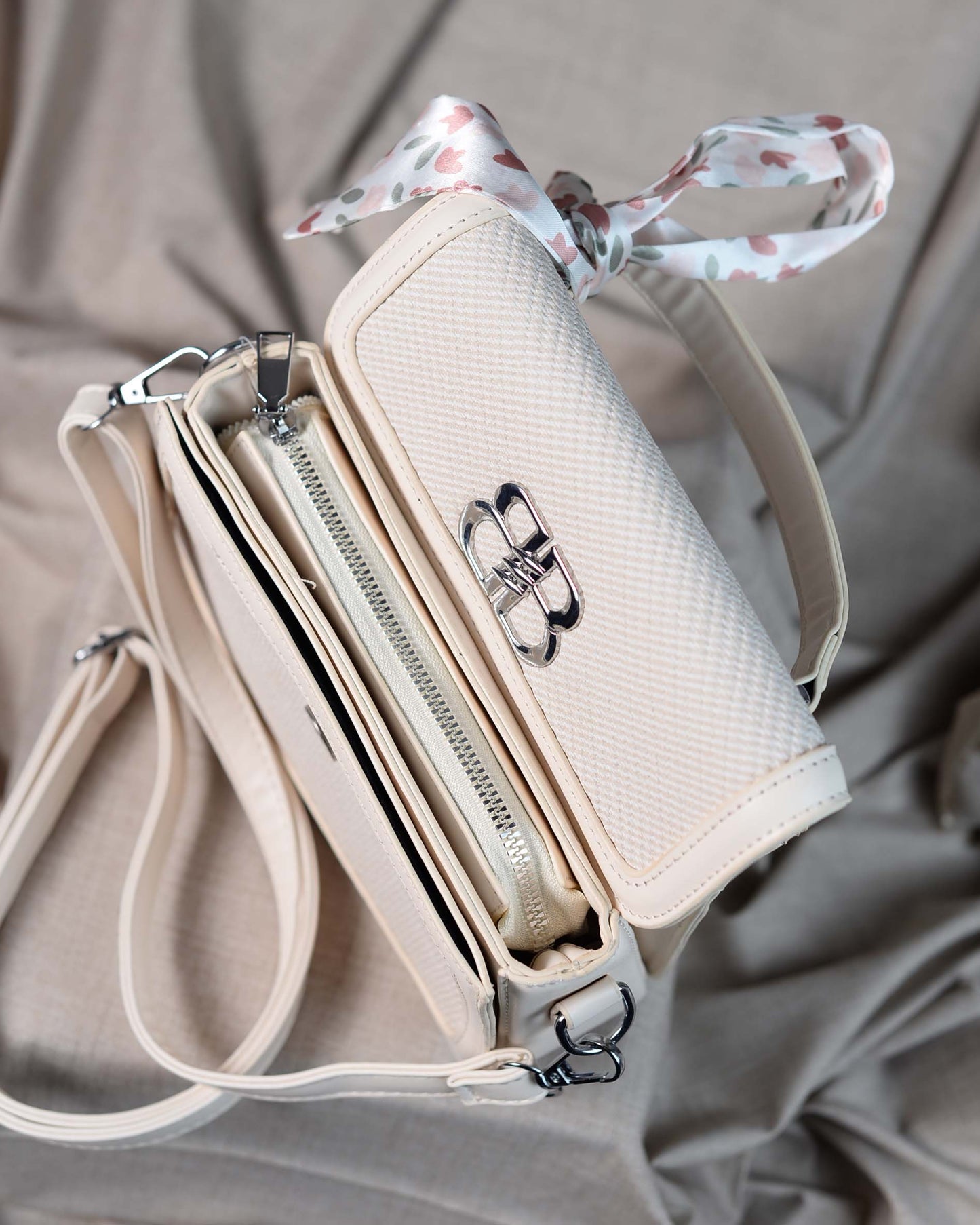 BB -White Handbag
