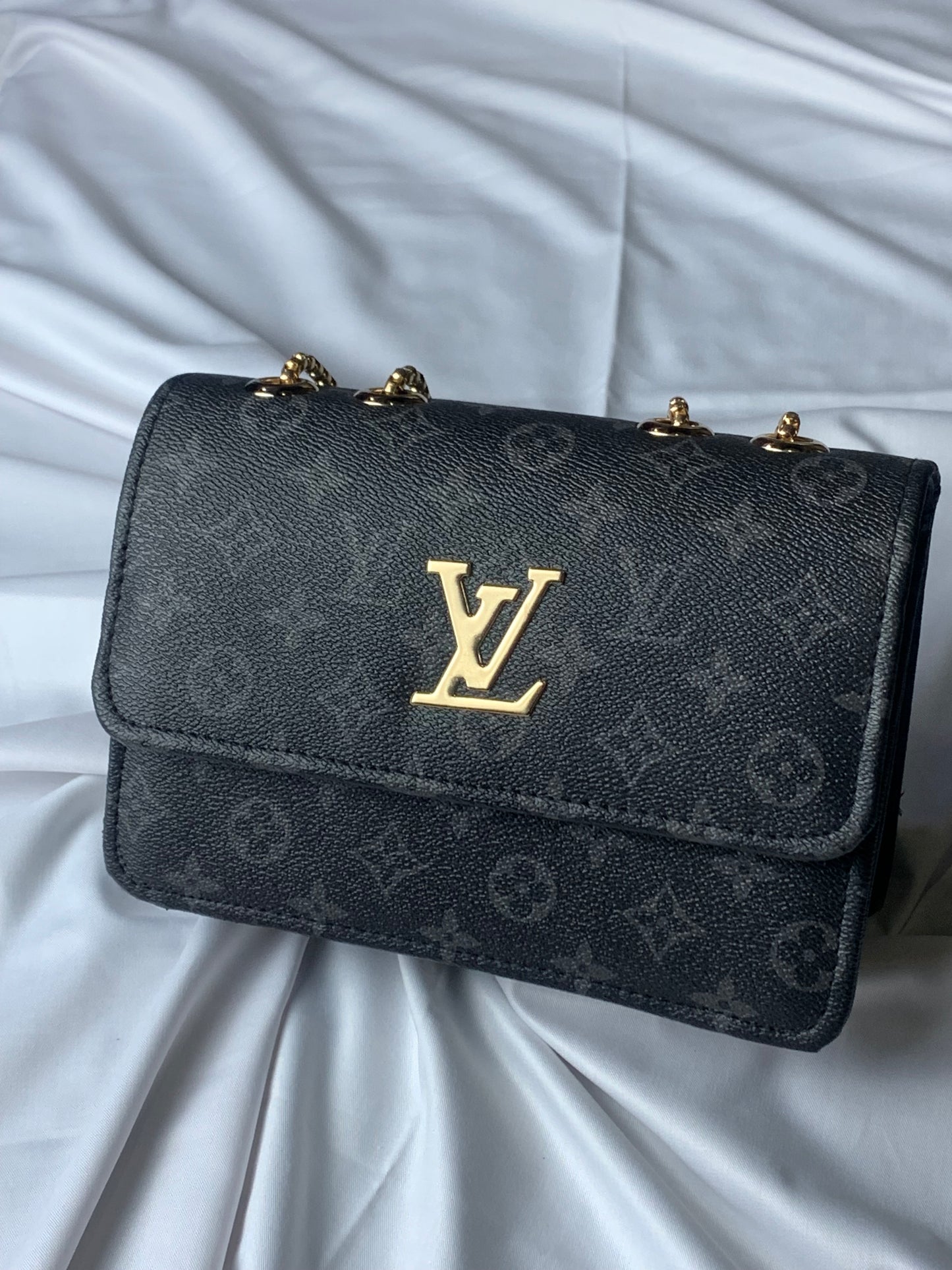 New Arrival LV Black Crossbody Handbag F-l