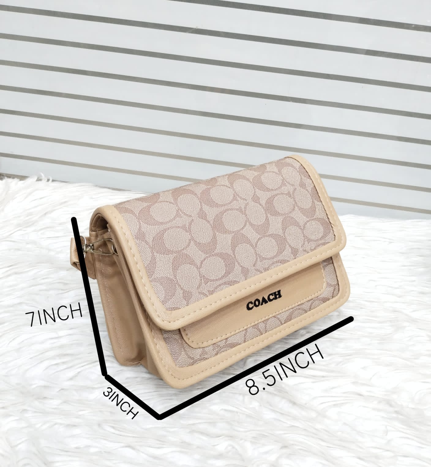 New C Blet Crossbody Handbag (Black)