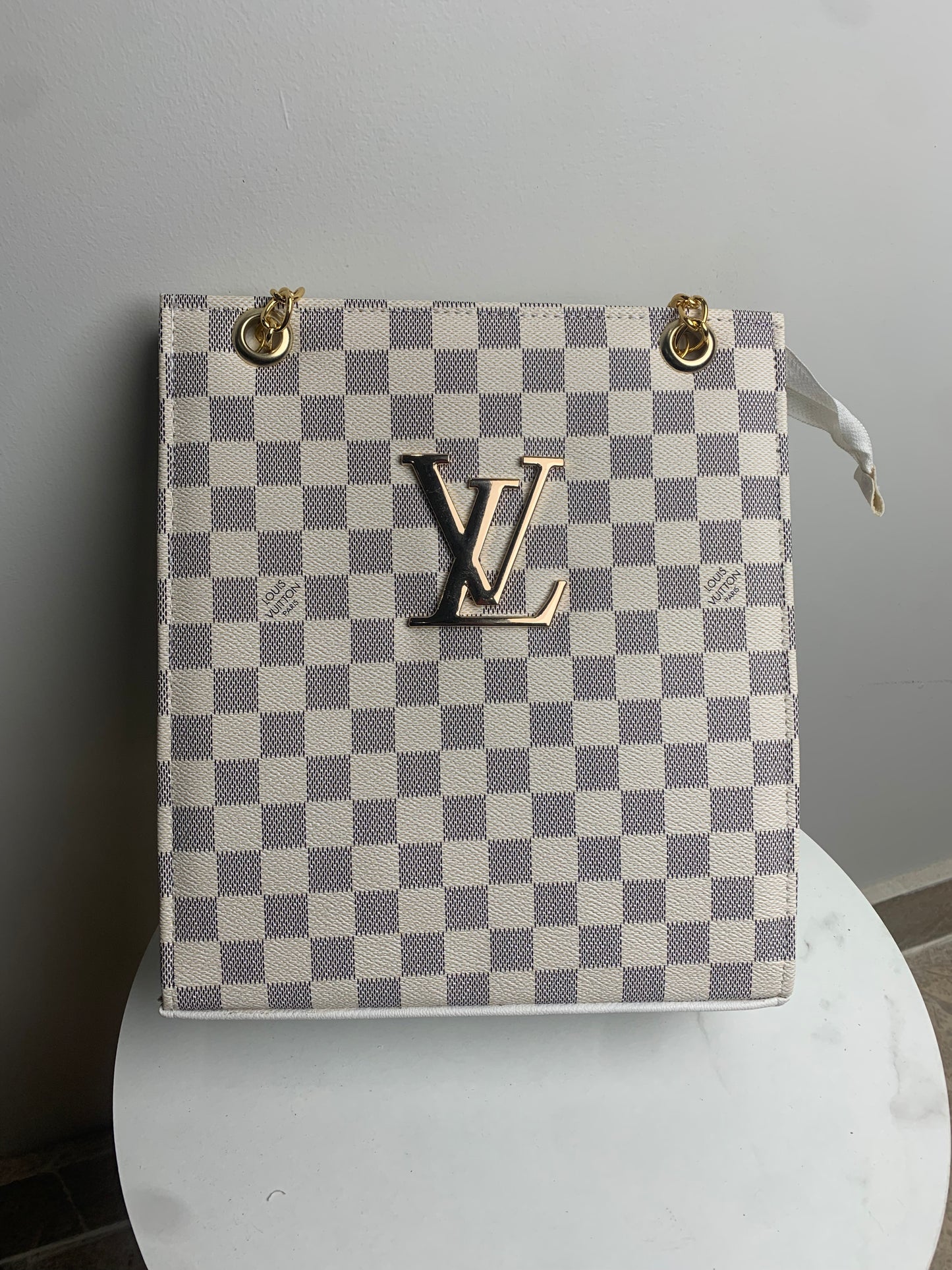 New Arrival LV White