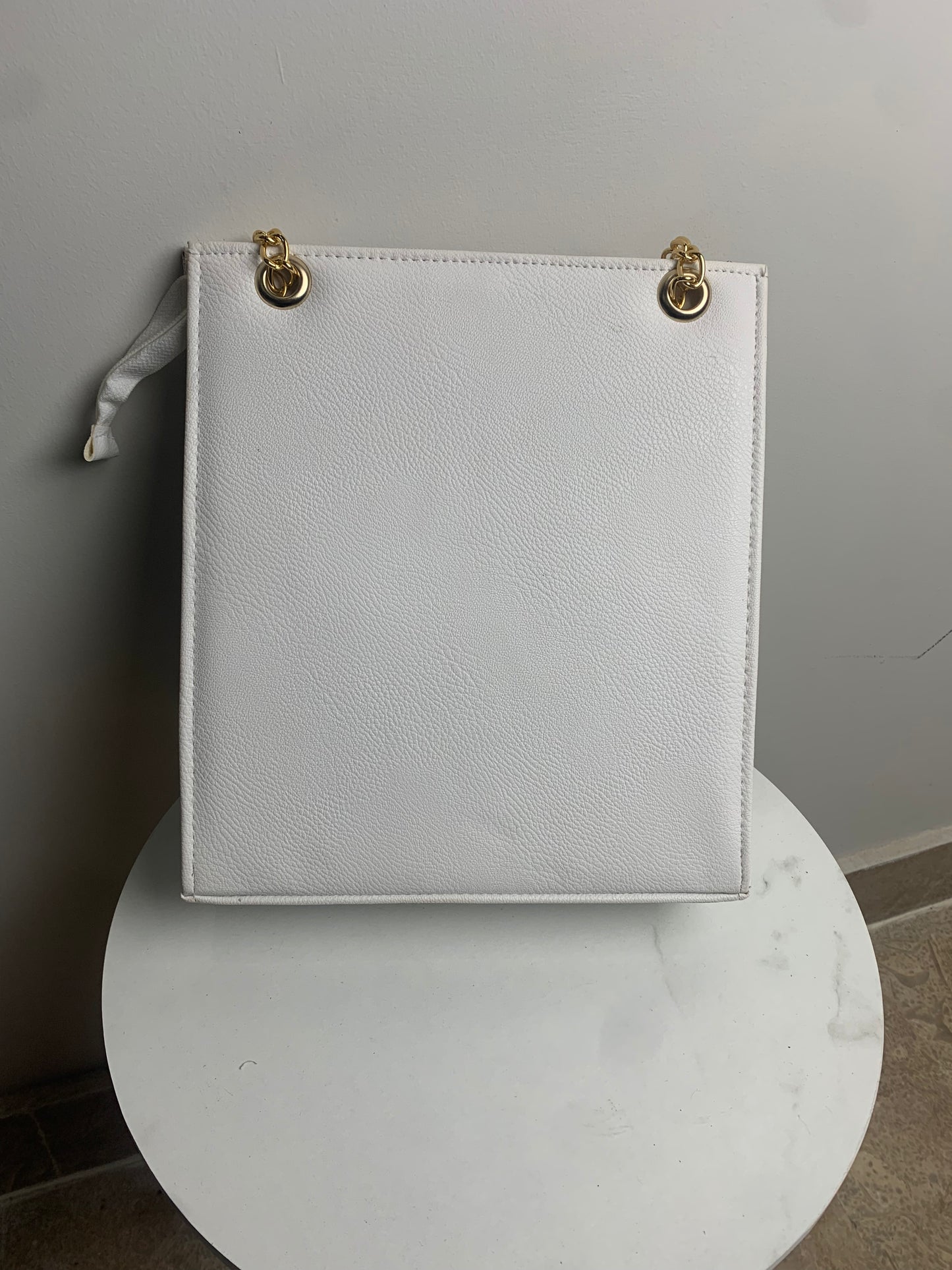 New Arrival LV White