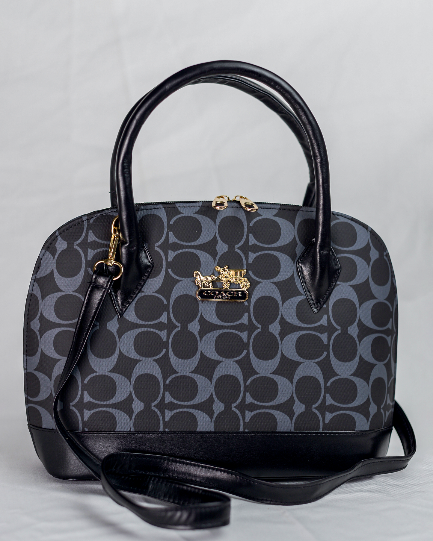 C Mid-Size Tote Bag (Black)