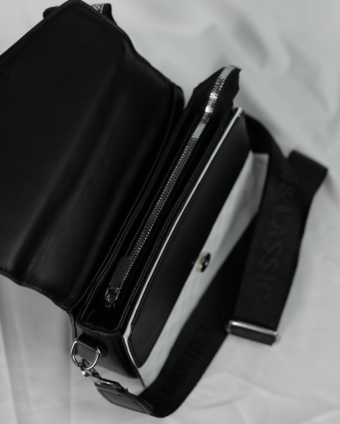 AUREL-Structured Crossbody Bag (White & Black)