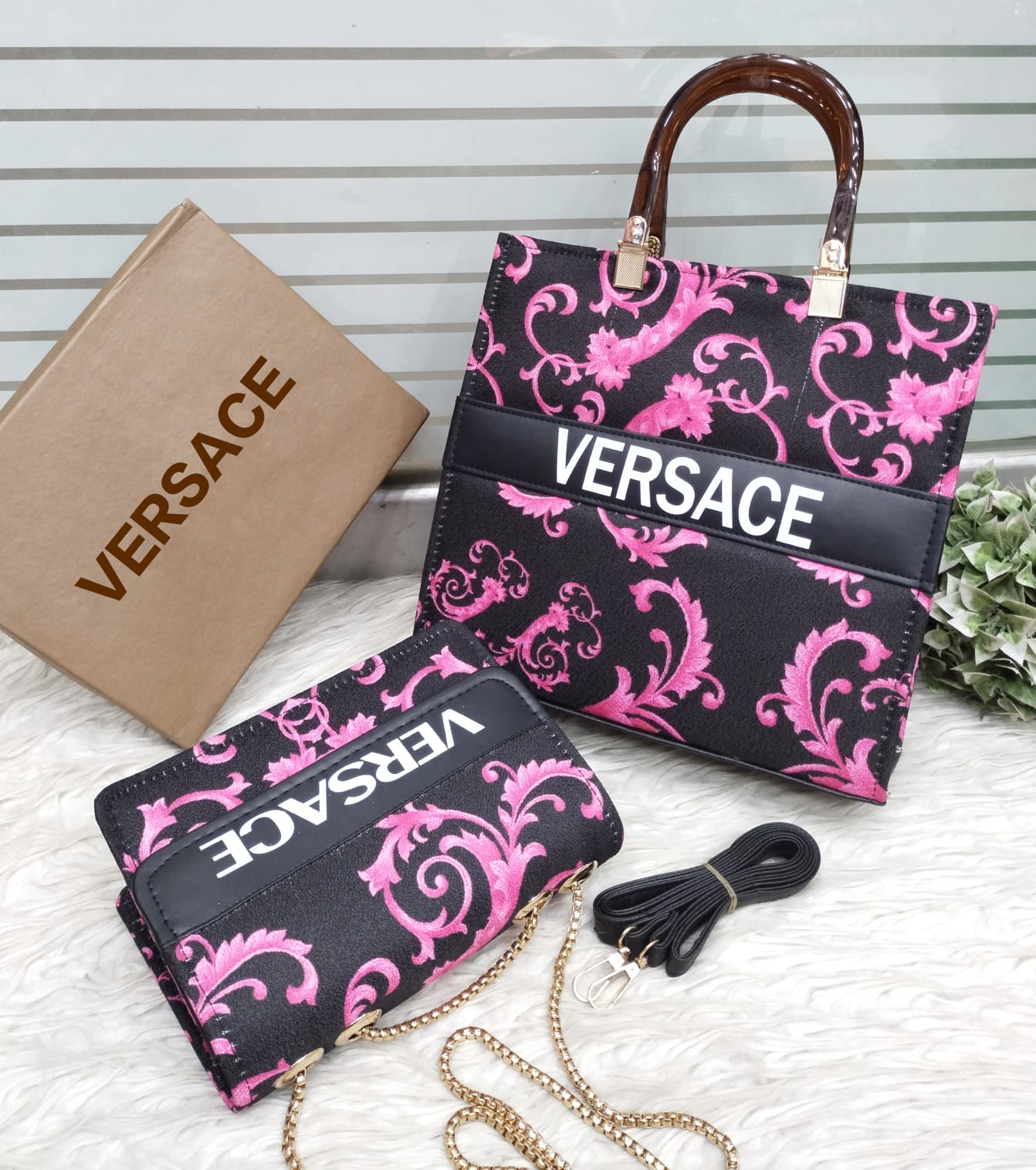 V duo (Pink black) Handbag