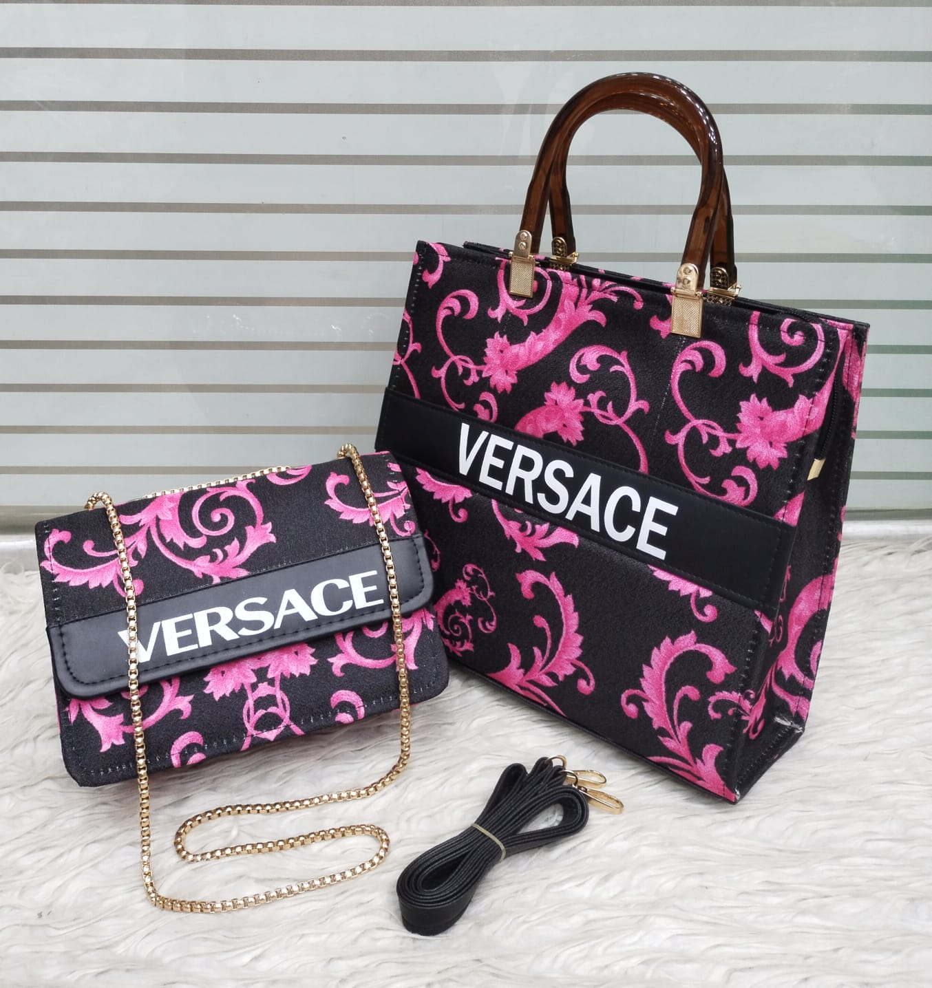 V duo (Pink black) Handbag